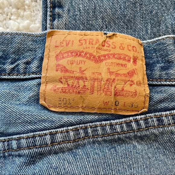 Levi’s 501 Distressed High Waisted Jeans - Picture 4 of 7